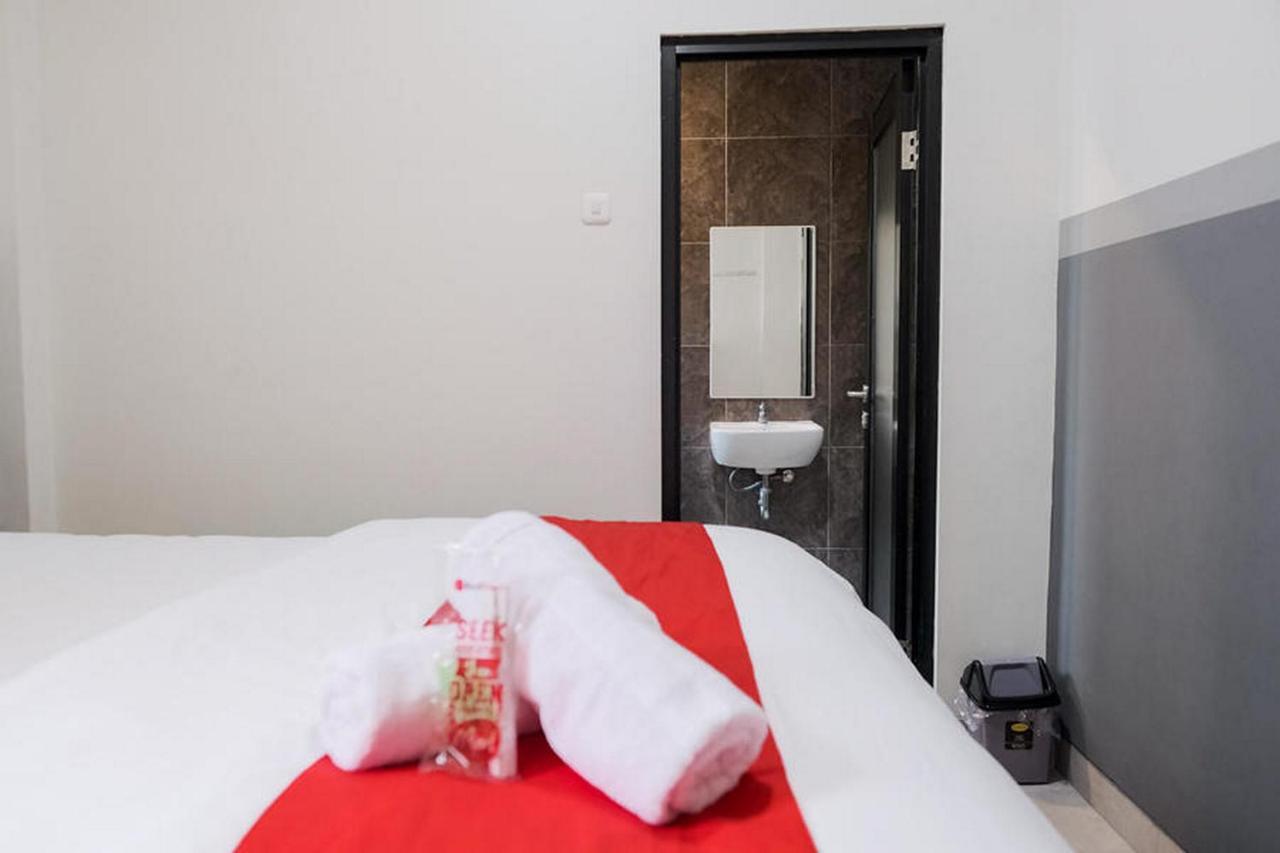 Reddoorz Plus Near Taman Anggrek Mall จาการ์ตา ภายนอก รูปภาพ