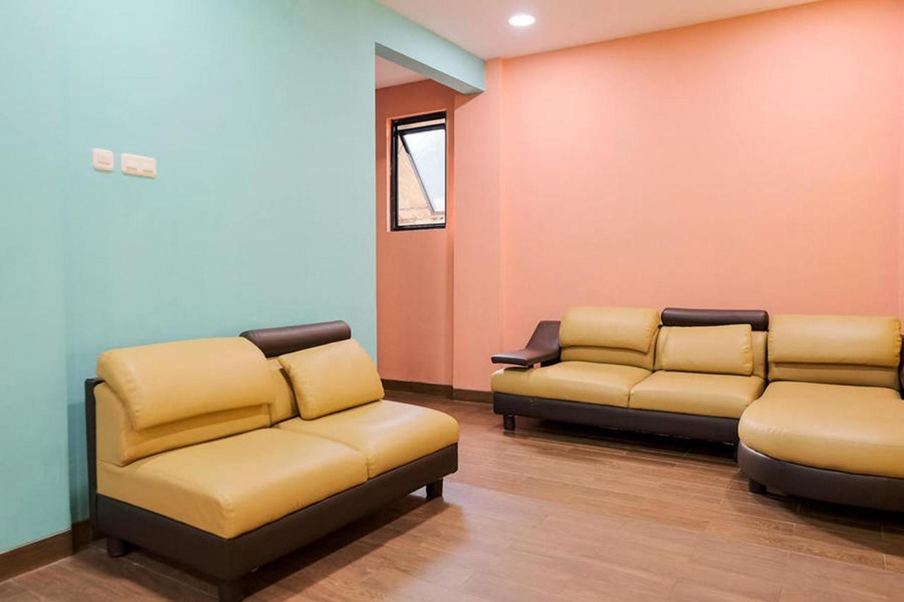 Reddoorz Plus Near Taman Anggrek Mall จาการ์ตา ภายนอก รูปภาพ