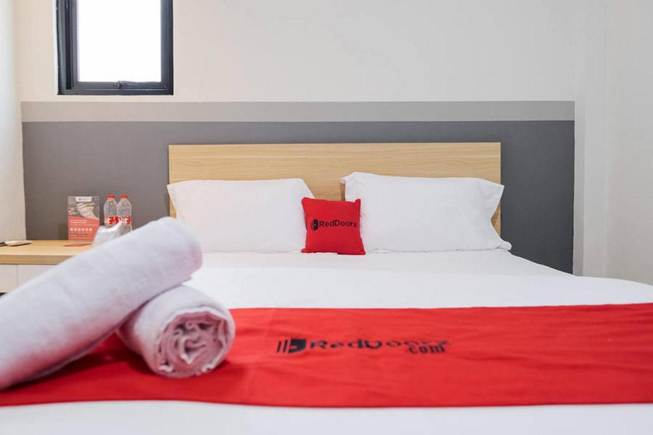 Reddoorz Plus Near Taman Anggrek Mall จาการ์ตา ภายนอก รูปภาพ
