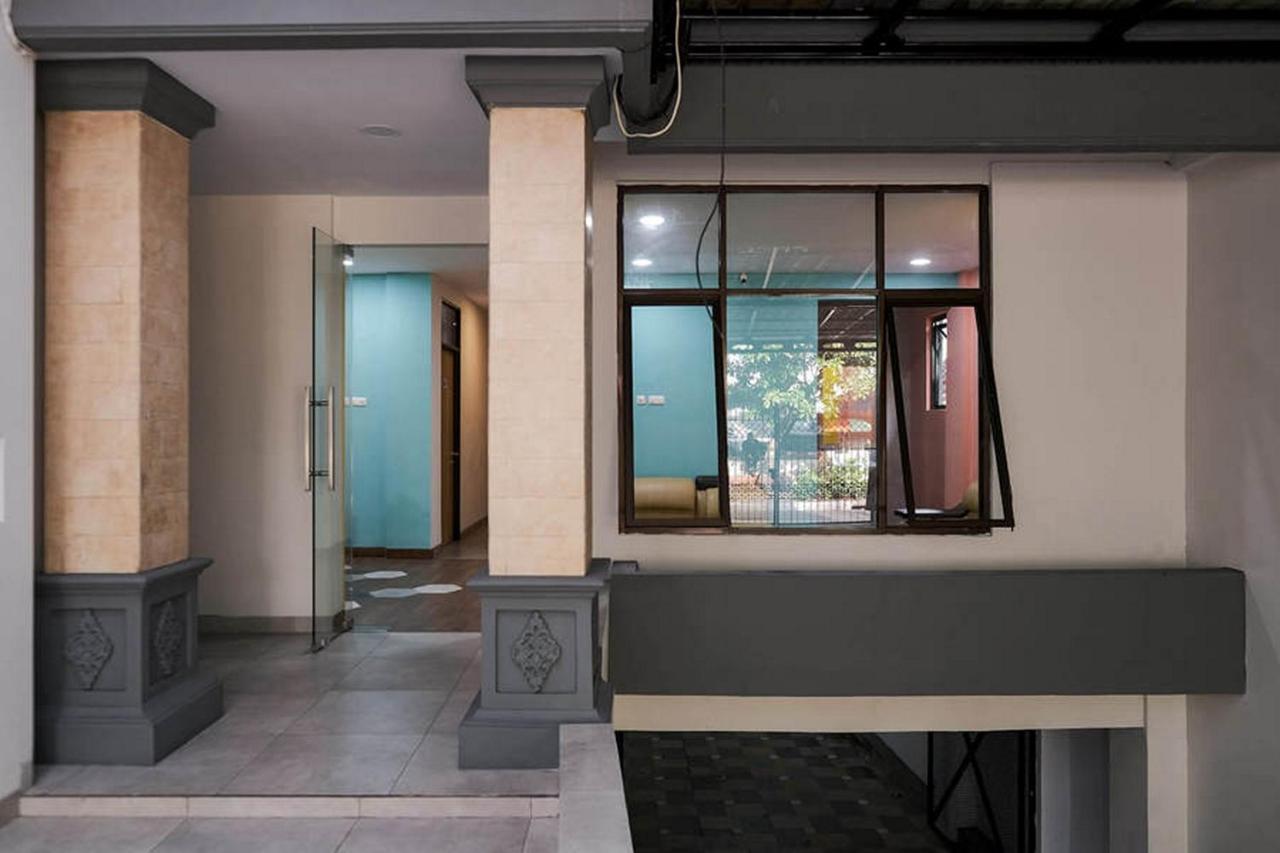Reddoorz Plus Near Taman Anggrek Mall จาการ์ตา ภายนอก รูปภาพ