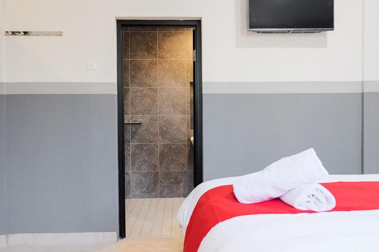 Reddoorz Plus Near Taman Anggrek Mall จาการ์ตา ภายนอก รูปภาพ